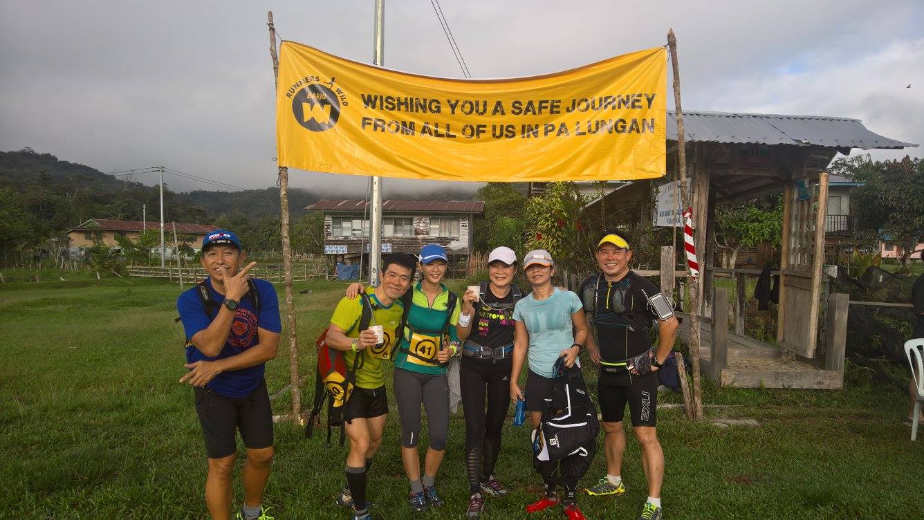 Image shows the Runners Wild Bario 2016 starting point. Photo credit: Runenrs Wild Bario