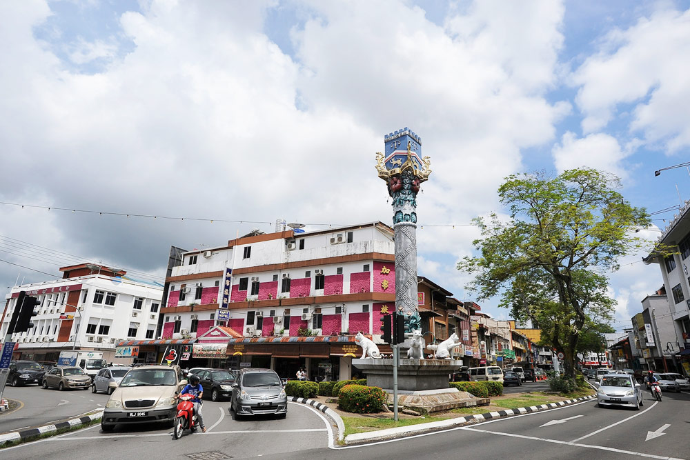 Cats-Statues@Padungan