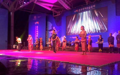 Sarawak martial artists showcasing Kuntau Dayak in Korea. Photo Credit: Sarawak Dayak Martial Arts Association.