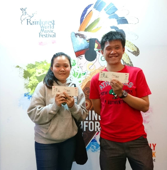 Picture shows two ticket winners from the RWMF Roadshow at the Curve, Damansara