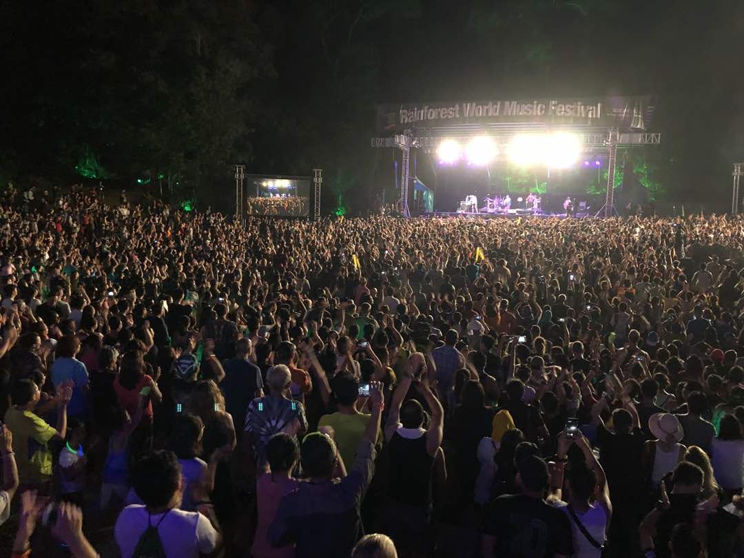  Ecstatic crowds exceeding 9000 people on Saturday (14 July) at the Rainforest World Music Festival 