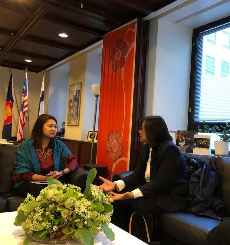 Norlilah (left) with Sharzede at the Malaysian Embassy