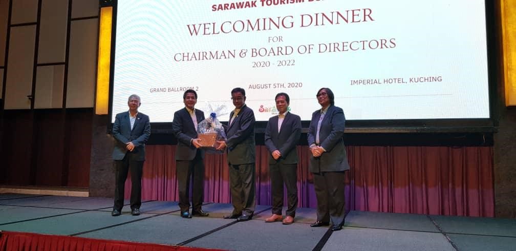 Photo shows STB newly appointed Chairman, YB Encik Dennis Ngau (second left), Minister of Tourism, Arts and Culture Sarawak, Datuk Haji Abdul Rahman Hamzah (centre), Assistant Minister of Tourism, Arts and Culture Sarawak, Datuk Sebastian Ting Chiew Yew (left), Permanent Secretary of Ministry of Tourism, Arts and Culture Sarawak, Mr Hii Chang Ke (second right) and STB CEO, Sharzede Datu Haji Salleh Askor (right) during STB Welcoming Dinner for the new Chairman and Board of Directors.